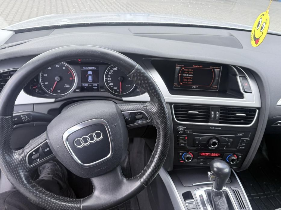 Audi A4–B8/8K-2009рік