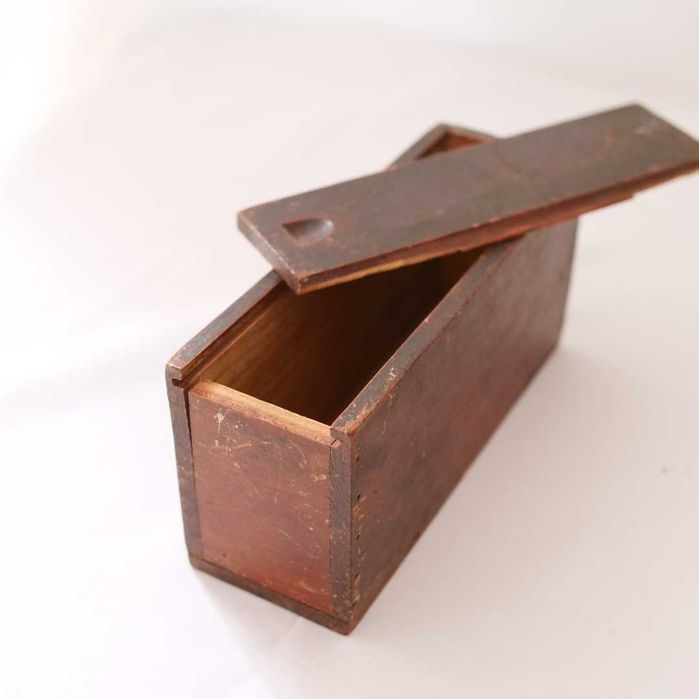 Dominó antigo e completo em osso e madeira