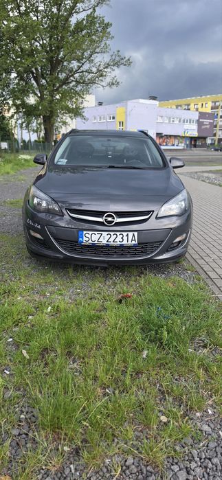 Opel Astra Sports Tourer 2013rok