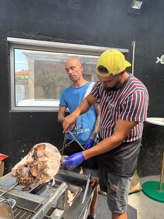 Pernas de Porco no Espeto | Casamentos, Festas e Eventos