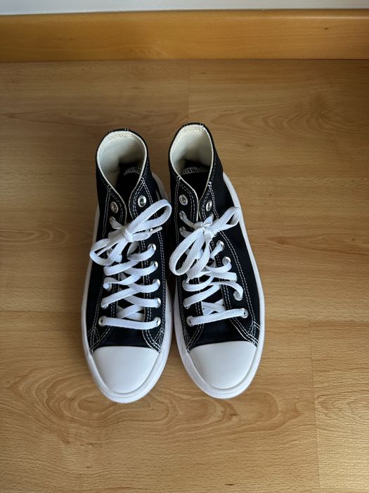 Converse Chuck Taylor All Star (preta e branca)