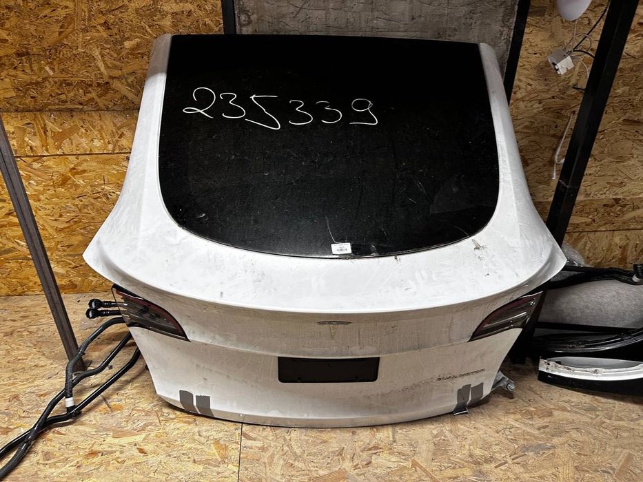 Ляда крышка багажника Tesla Model Y