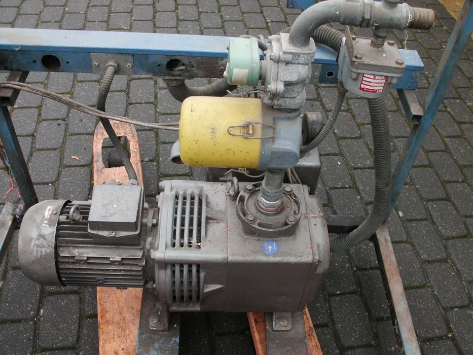 Pompa próżniowa na stelażu