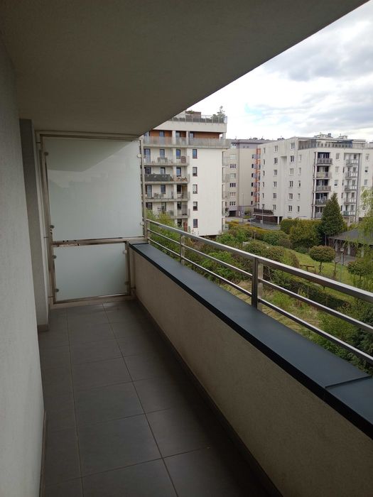 3 pokojowe przestronne mieszkanie z dużym balkonem i garażem w świetnej lokalizacji do wejścia od zaraz - More
