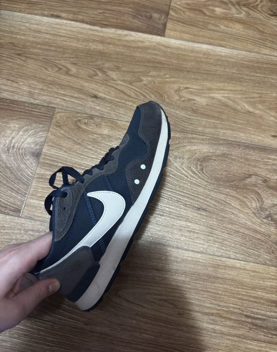 Кроссовки nike venture runner