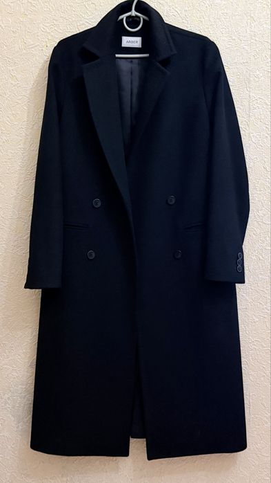 Продам чорне кашемірове пальто Arber.