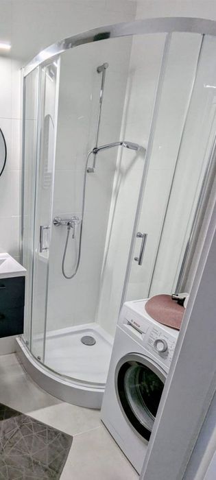 Kabina z demontażu 80x80 polkole