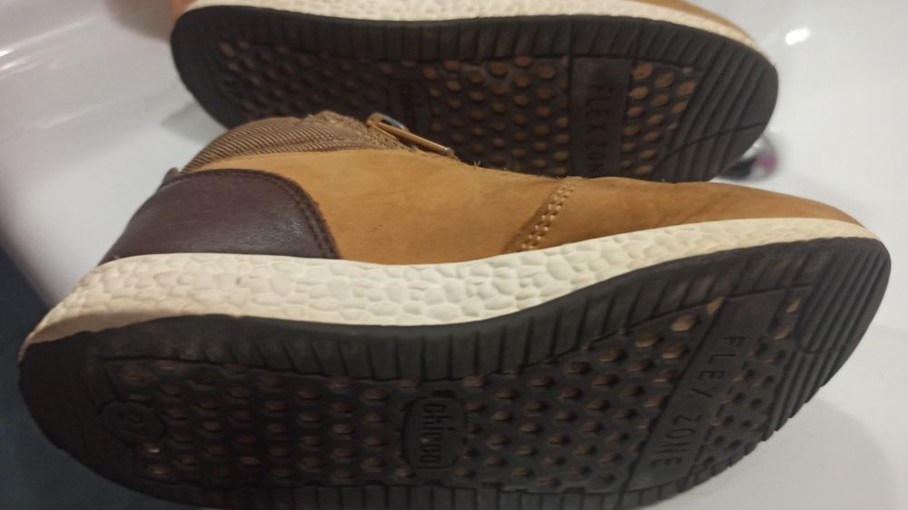 botas camel Chicco 27