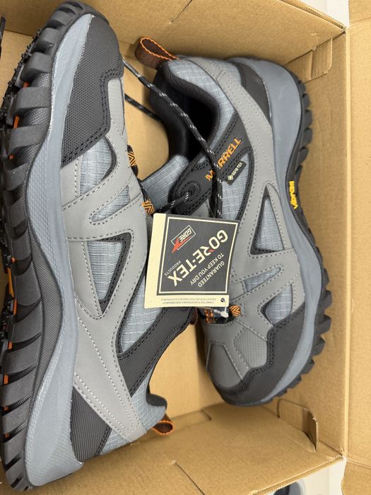 Взуття  туристичне Merrell