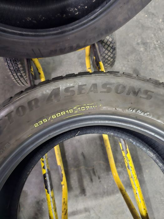 235/60R18 107W Goodyear Vector4Sea