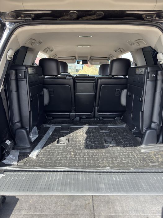 Продам Toyota Land Cruiser 200