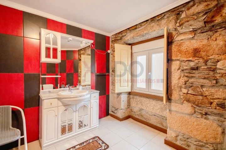 Imóvel de grande área com alojamento local na Serra da Estrelal