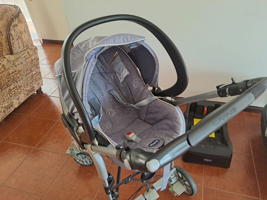 Carrinho chicco living trio