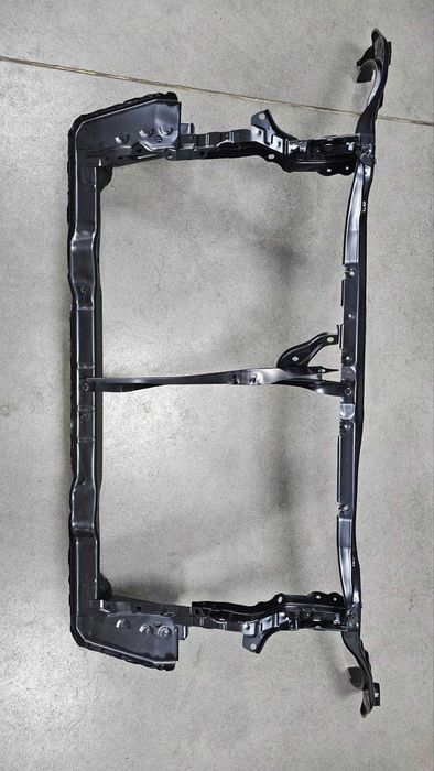 Решетка в бампер   Toyota Camry Тойота Камри 55 14-17 (XV50) USA