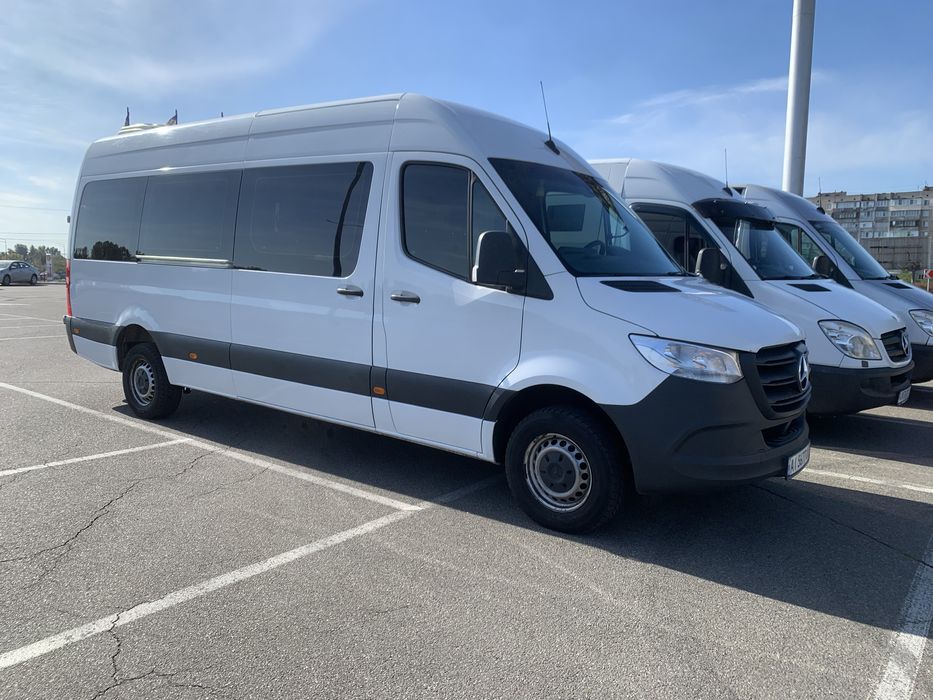 Аренда комфортного микроавтобуса для международных поездок. 2 вод.