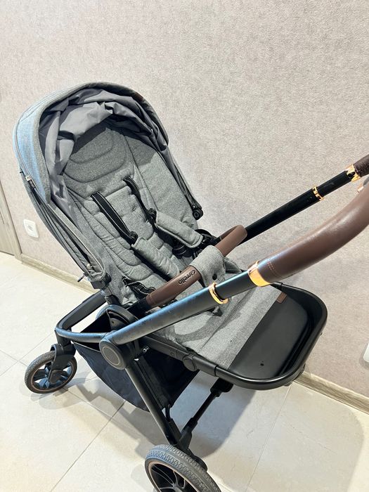 Продам коляску  Carrello Epica В 2 в 1