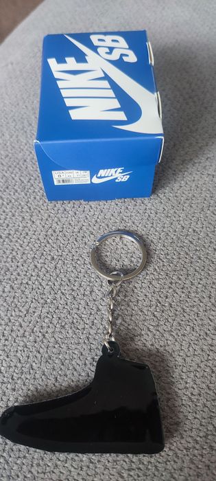 Świetny brelok butów Nike. Nowy w opakowaniu