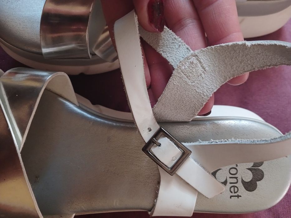 Шкіряні босоніжки