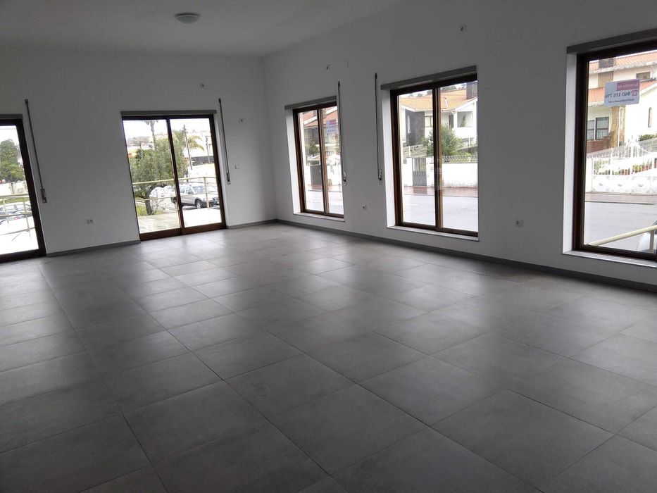 Arrenda-se Loja em São João de Ver