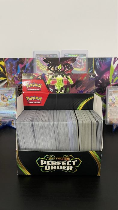 Bulk de 230 cartas Pókemon | Pitch Black |