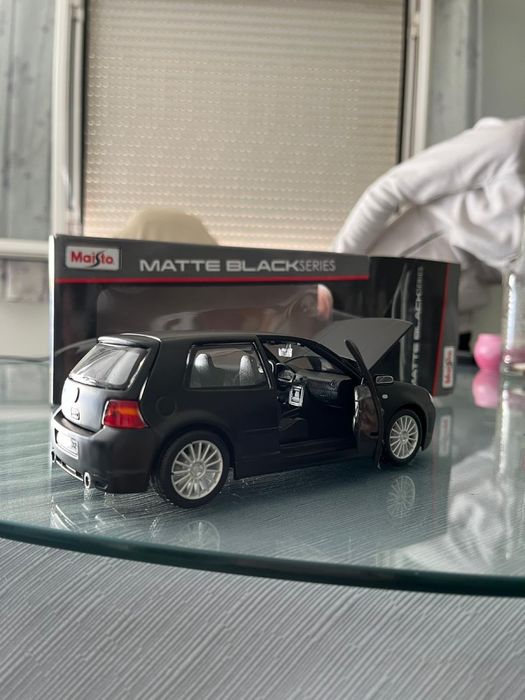 Miniatura Colecionável Volkswagen Golf R32 Maisto 1:24 – Envio Grátis