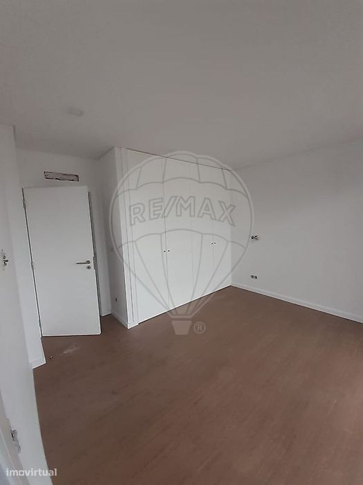 Moradia T4 para venda