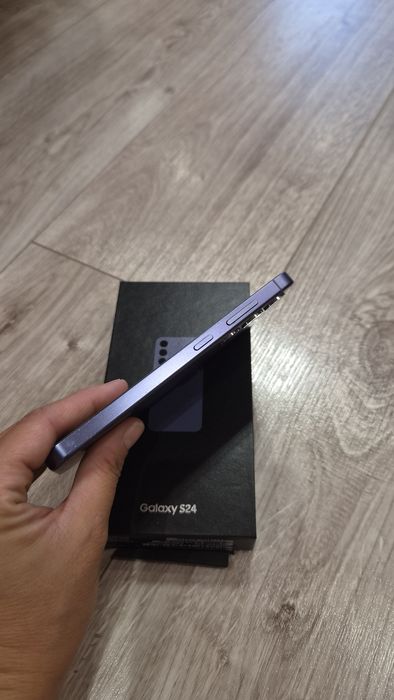 Samsung Galaxy S 24
