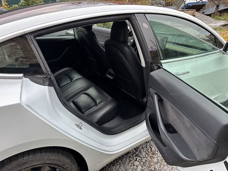 Tesla model 3 2019 standart+