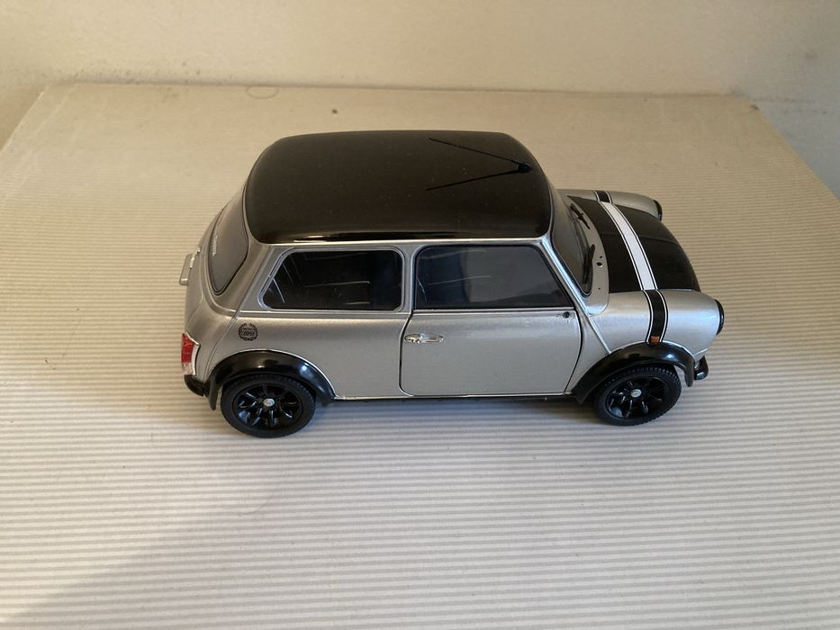 Miniatura Mini Cooper S 1:18 Solido