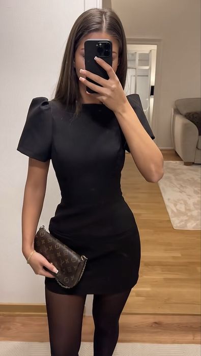 Sukienka z bufiastymi rekawami zara bufki