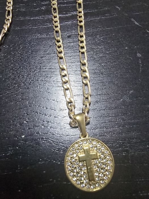 Cordão com pendente em ouro cubano