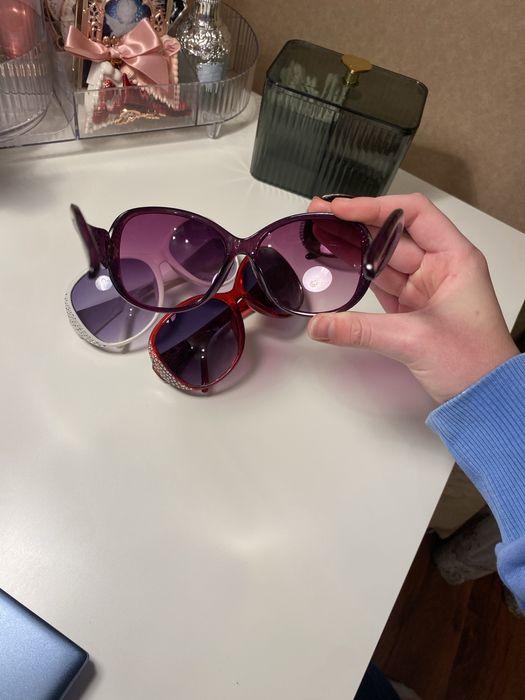 Окуляри в стилі 2000-х, y2k