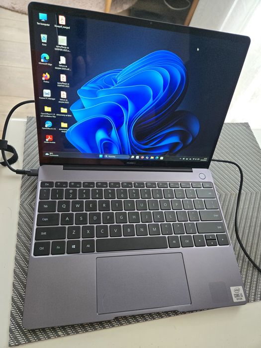 Piękny Huawei MateBook 13  512 Gb