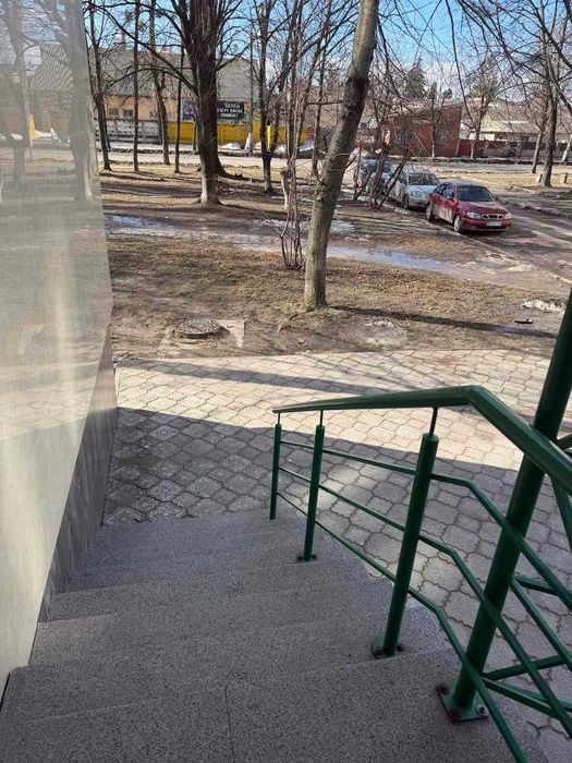 Продам офісне приміщення