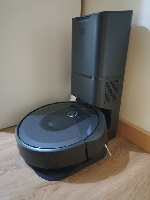 Robot aspirador Roomba® i7+ com esvaziamento automático e WIFI
