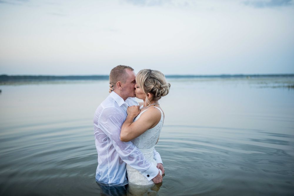 FOTOGRAF ŚLUBNY fotografia wesele sesja plener WOLNE TERMINY tanio