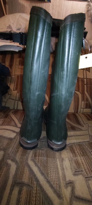 Продаются резиновые сапоги Halyard 44р.