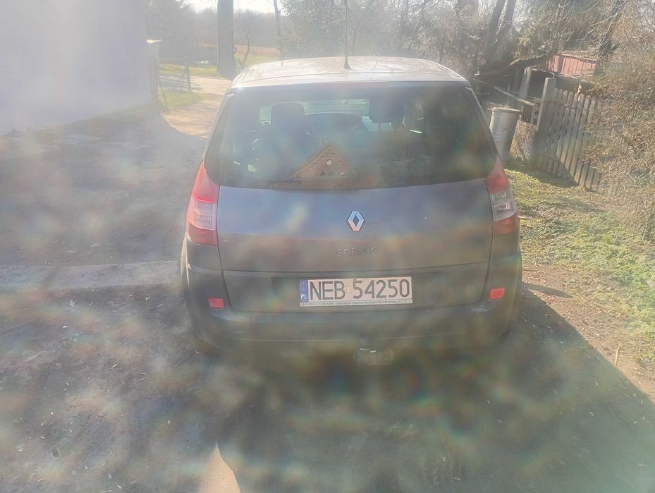Syndyk sprzeda samochód osobowy marki Renault Scenic, rok prod. 2004