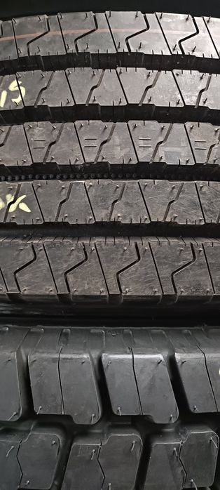 Pneus 235/75/17.5