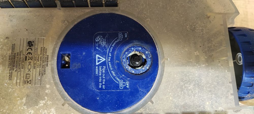 Robô limpa piscinas wetrunner (botão de ligar sem vedante)