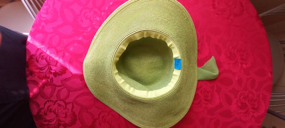 Продам элегантную шляпу