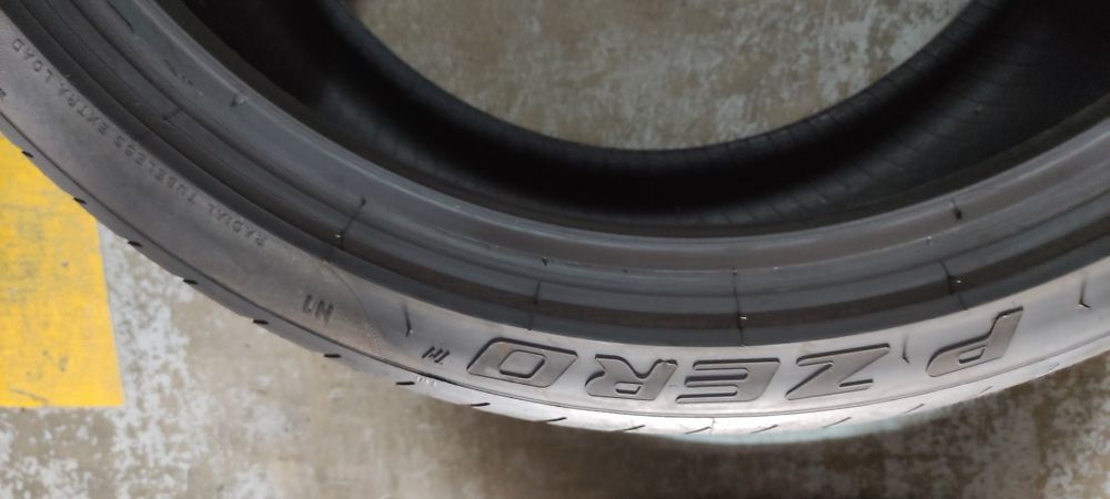 Pneus 305/30/20 Pirelli semi novos
