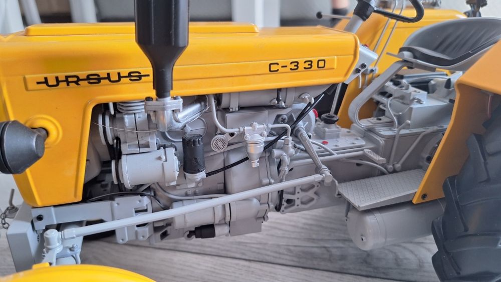 Traktor ursus c330 deagostini model