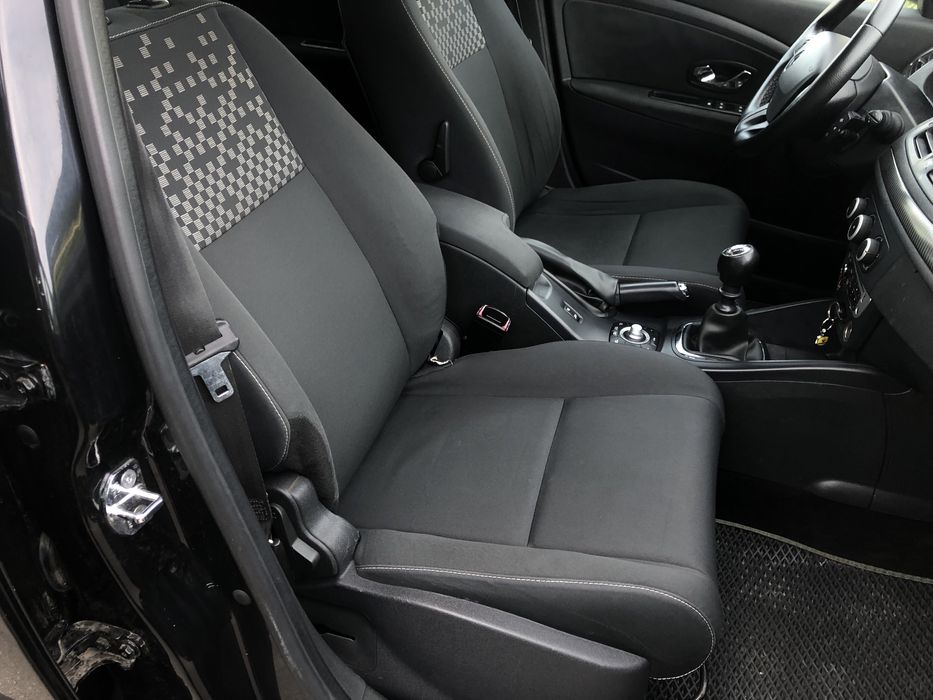 Подам рено меган 2012 рік