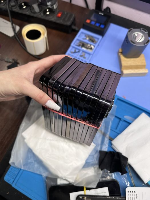 Оригінальні корпуси iPhone