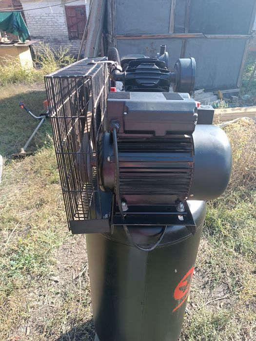 Продам компресор