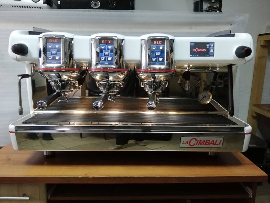 Професійна мультібойлерна кавомашина La cimbali m 100 hd