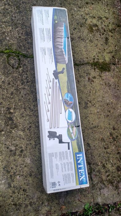 Roleta solarna do zakrywania basenu