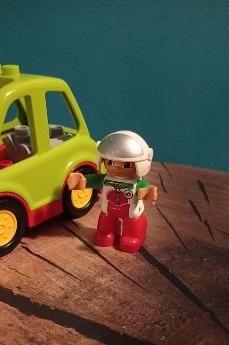 LEGO Duplo oryginalne zielony samochód wyścigowy + kierowca + kanister