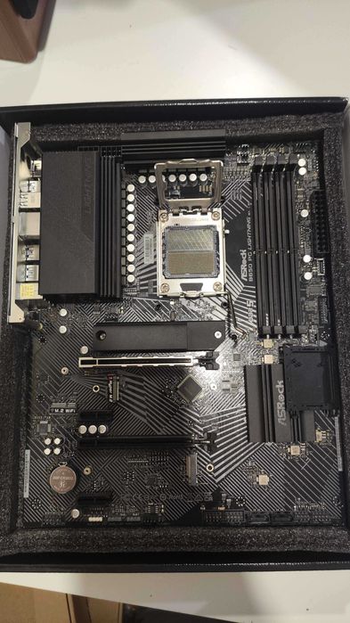 Asrock b650pg lightning на ремонт/запчастини